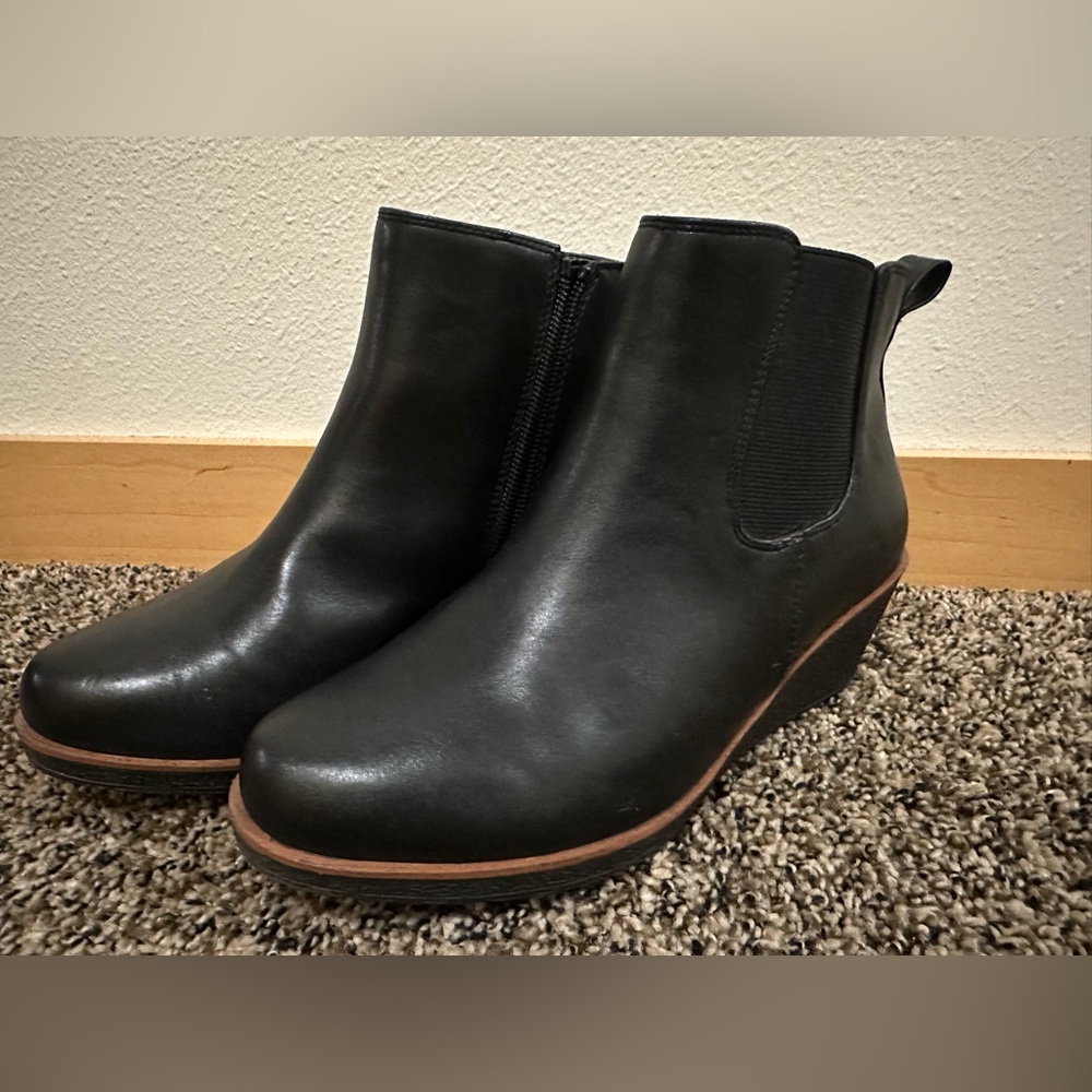 Women’s Black Ankle Booties size 7
